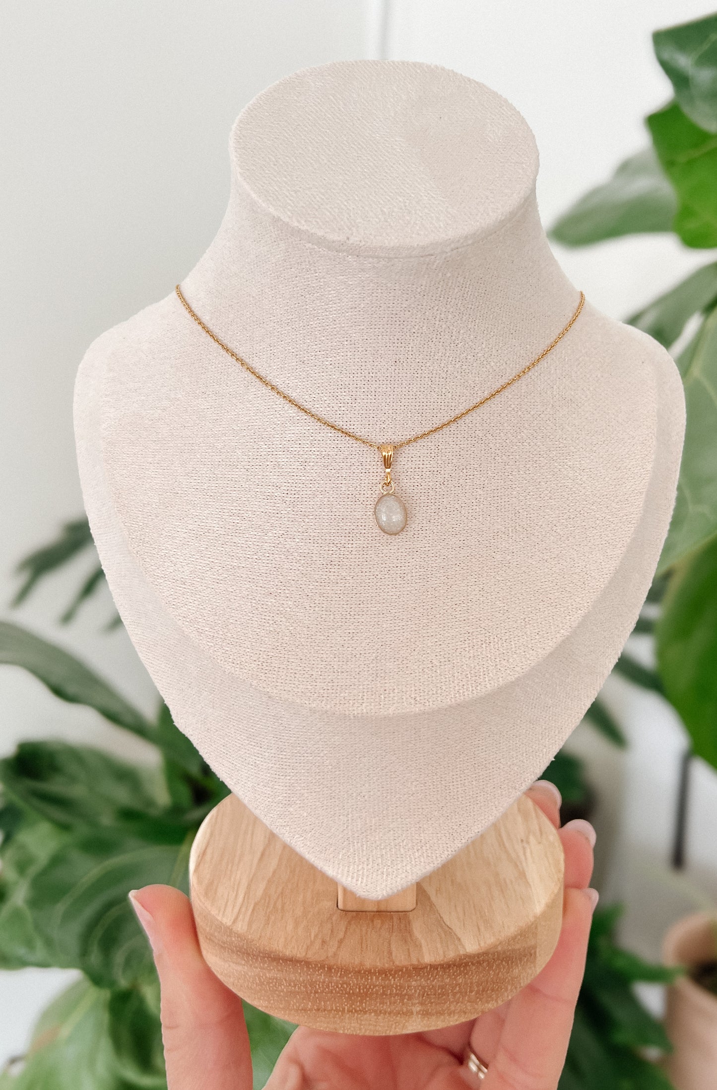 The Oval Necklace